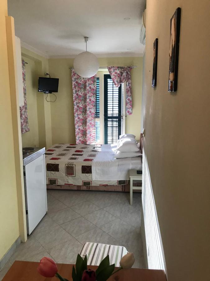 Studio In The Top Center Appartement Split Buitenkant foto
